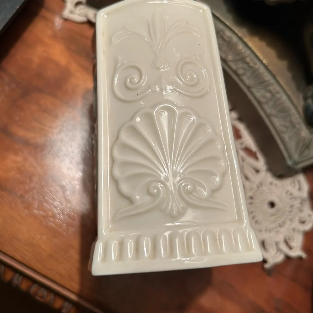 Lenox Toothbrush Holder